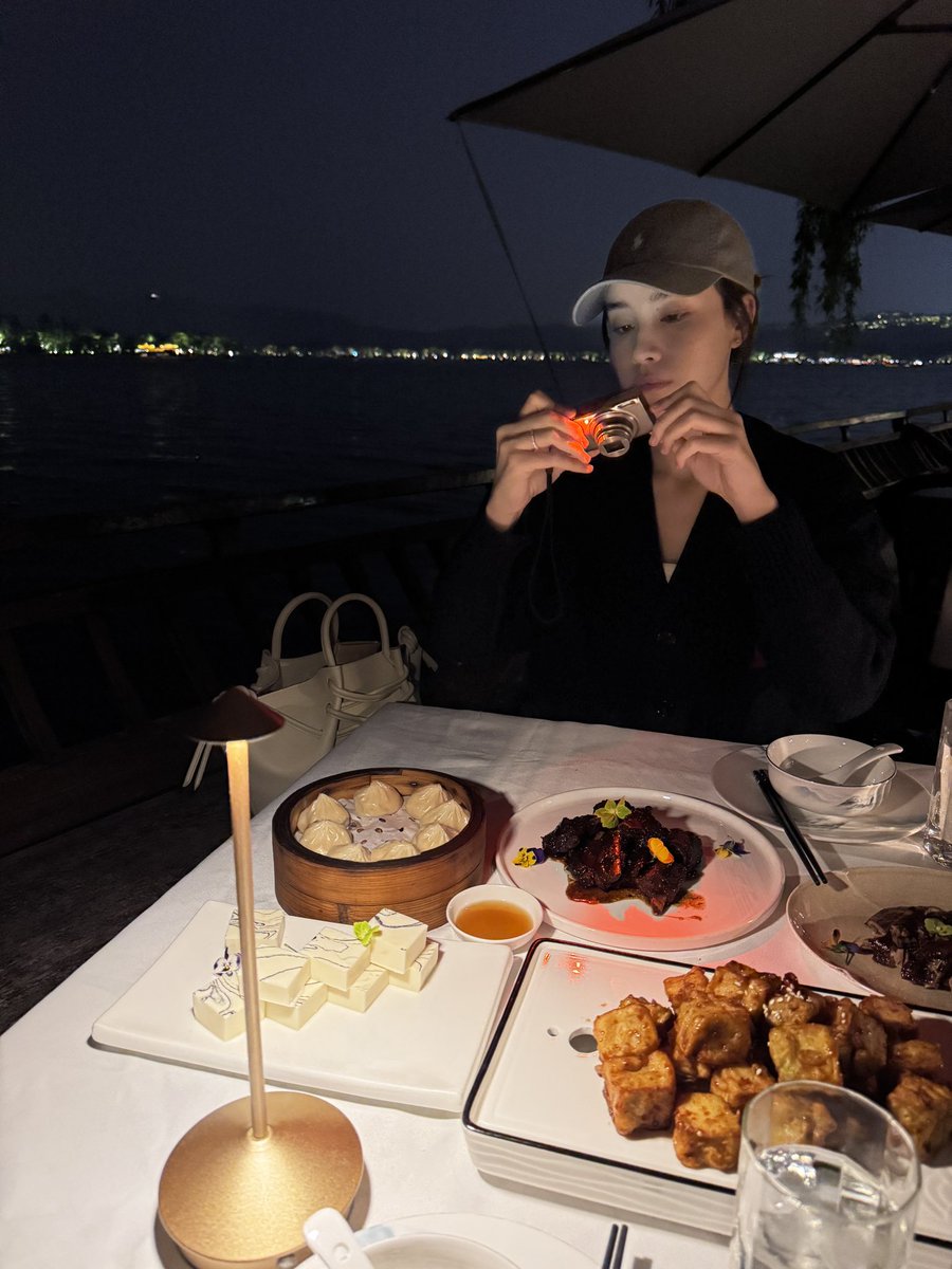 ginnynatnicha tweet media