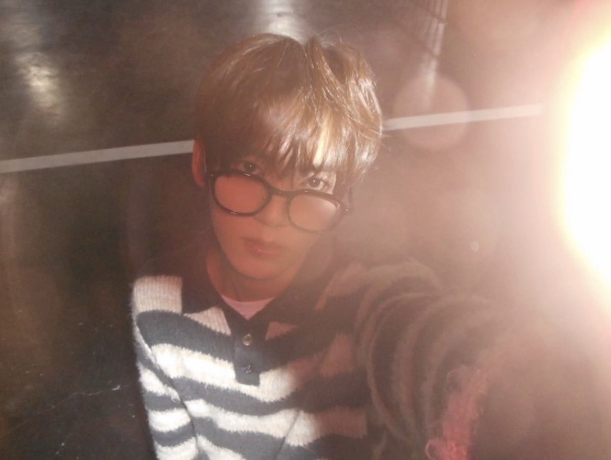 han yujin pics tweet media