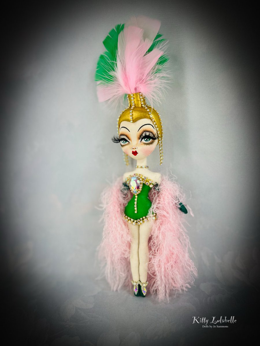 DamnatoDolls's tweet image. Handmade art dolls available in my Etsy shop damnatodolls.etsy.com
#burlesque #showgirl #oldhollywood #MHHSBD #ooakdoll