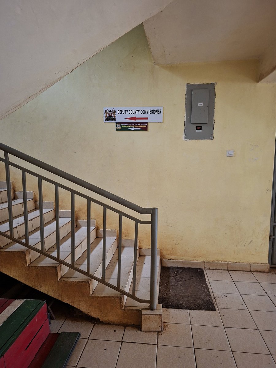 mwabilimwagodi2's tweet photo. DCC office where I have been locked in by unknown people https://t.co/7PmnqACzwo
