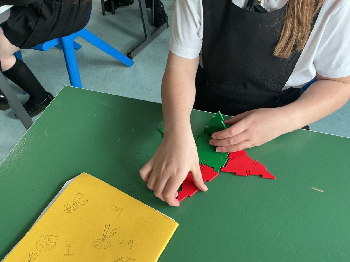 ctrps1's tweet image. 📐 Exploring nets using our new practical resources! P6B are enhancing their 3D shape knowledge by building nets hands‑on and bringing learning to life.

Great teamwork and problem‑solving on display! 🌟✋

 #LearningThroughPlay #MathsInAction #P6B
