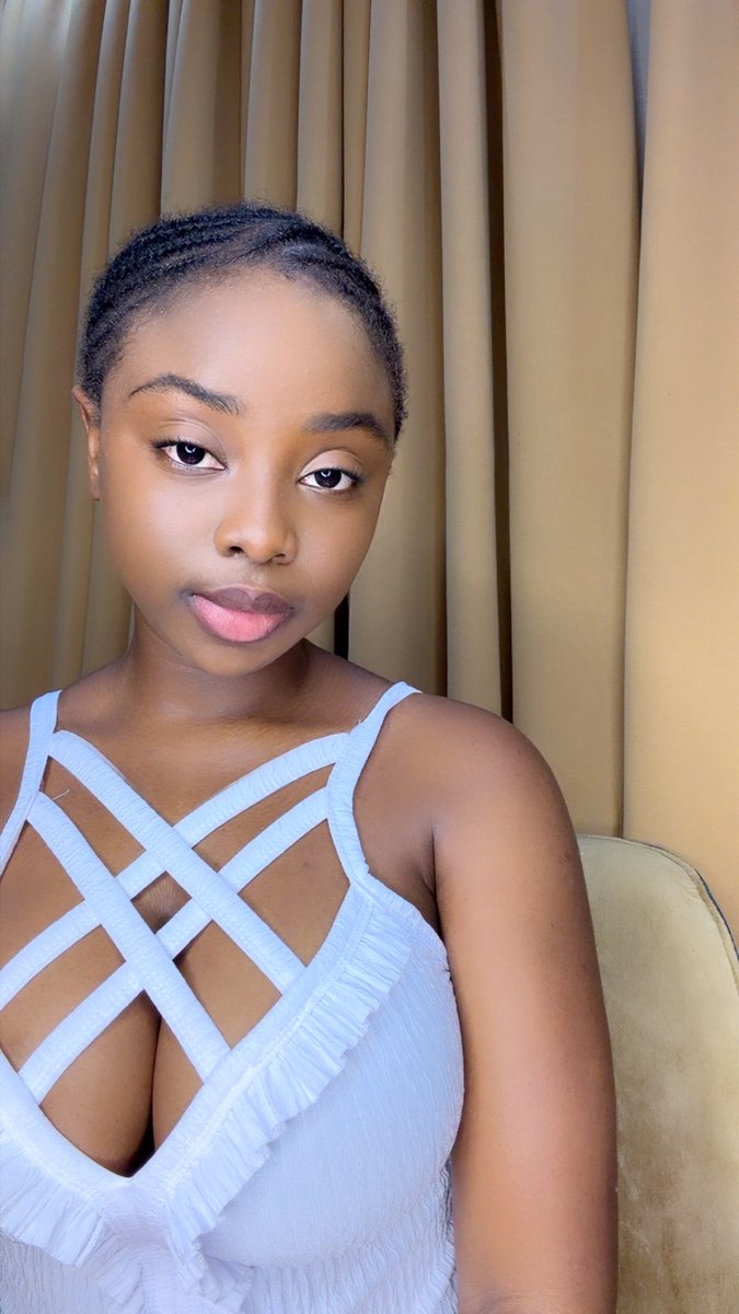 Justkingphoebe tweet media