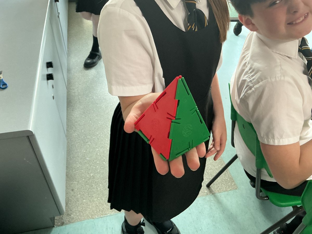 ctrps1's tweet image. 📐 Exploring nets using our new practical resources! P6B are enhancing their 3D shape knowledge by building nets hands‑on and bringing learning to life.

Great teamwork and problem‑solving on display! 🌟✋

 #LearningThroughPlay #MathsInAction #P6B