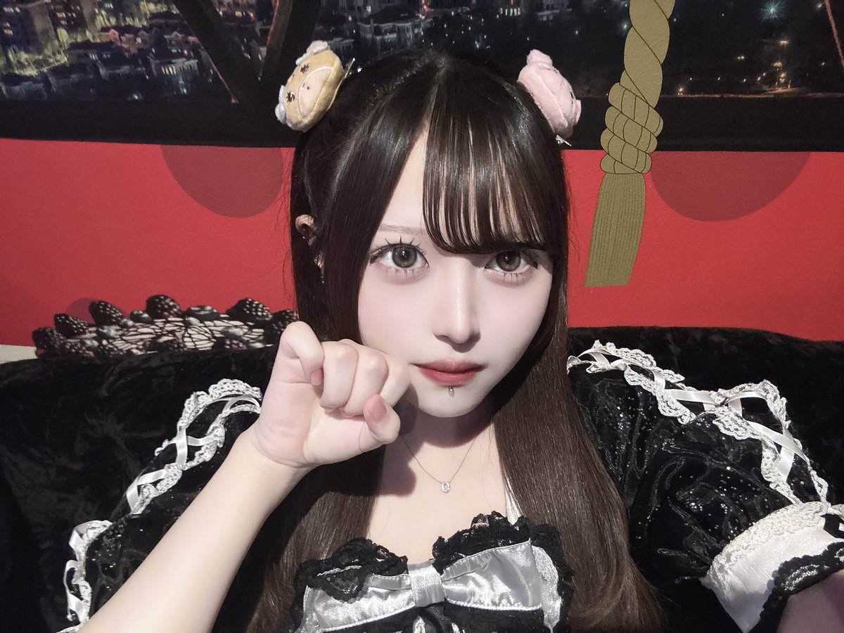 めあさん tweet media