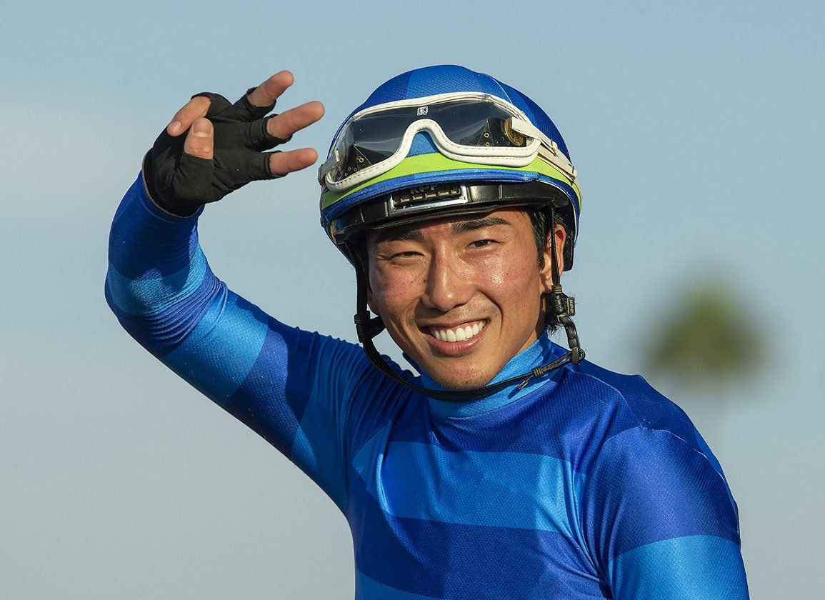 blindadosalas1's tweet photo. #Hipismo #EnElTintero ¿NEGLIGENCIA? Ayer las autoridades hípicas de Kentucky #KHRG suspendieron por tres días a KAZUSHI KIMURA 🇯🇵 por aflojar en su arreo a BELLE en los finales (Race 8 del 11/04) sin razón aparente. Quedará fuera las últimas fechas del #SpringMeet de #Keeneland https://t.co/8bAWleHVsl