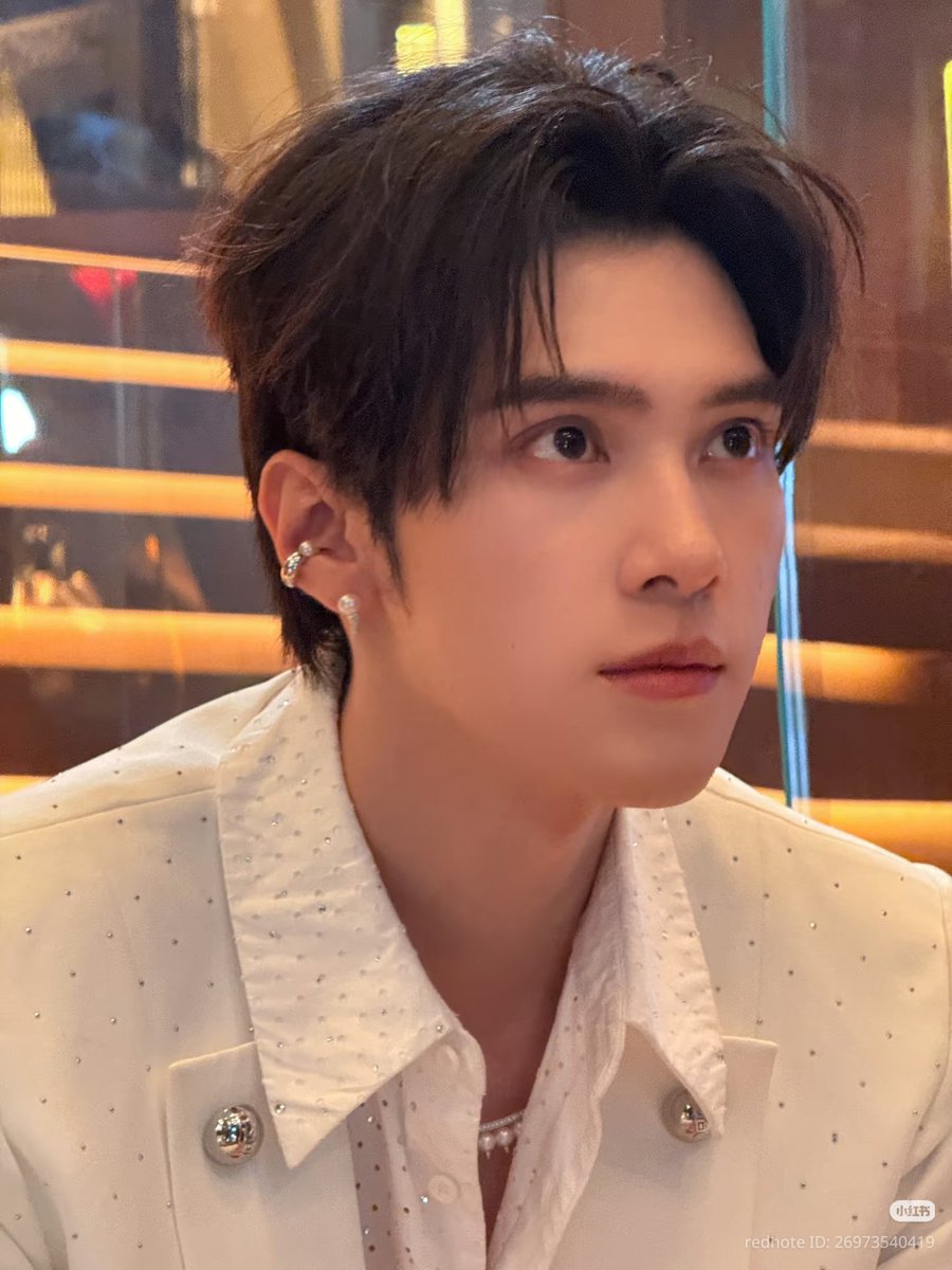 hendery 𝘧𝘪𝘭𝘮 tweet media