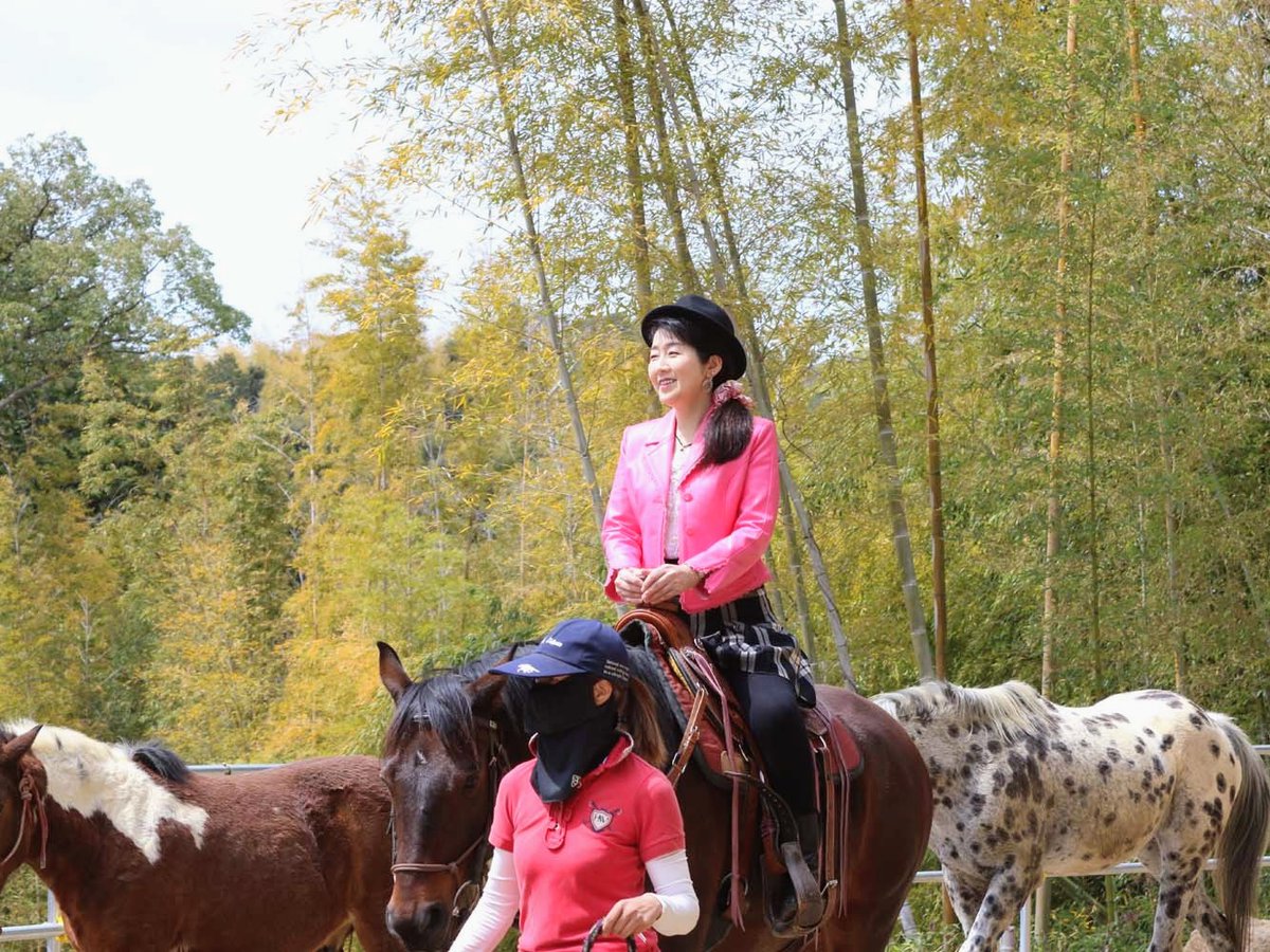 #大阪府茨木市 ～ 観光乗馬 ～「#大岩ホースランチ」にて、#乗馬体験 させていただきました😄
可愛い雌馬のアンナちゃんに乗せていただき、眺めもサイコー😃⤴️⤴️
楽しい１日をありがとうございました😆💕✨