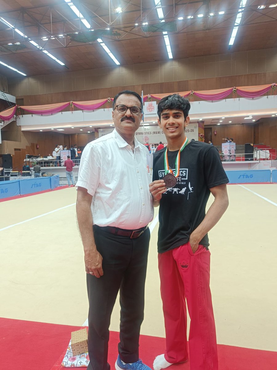 SAI_Bhopal's tweet image. Bronze brilliance! 🥉 
Krish Gupta Gymnastic Athlete of Extension centre Indore (under SAI CRC Bhopal) clinched 🥉medal in Parallel Bars at the All India Inter-University Gymnastics Championship, Chandigarh.🙌🏻
#sports #hardwork #winner