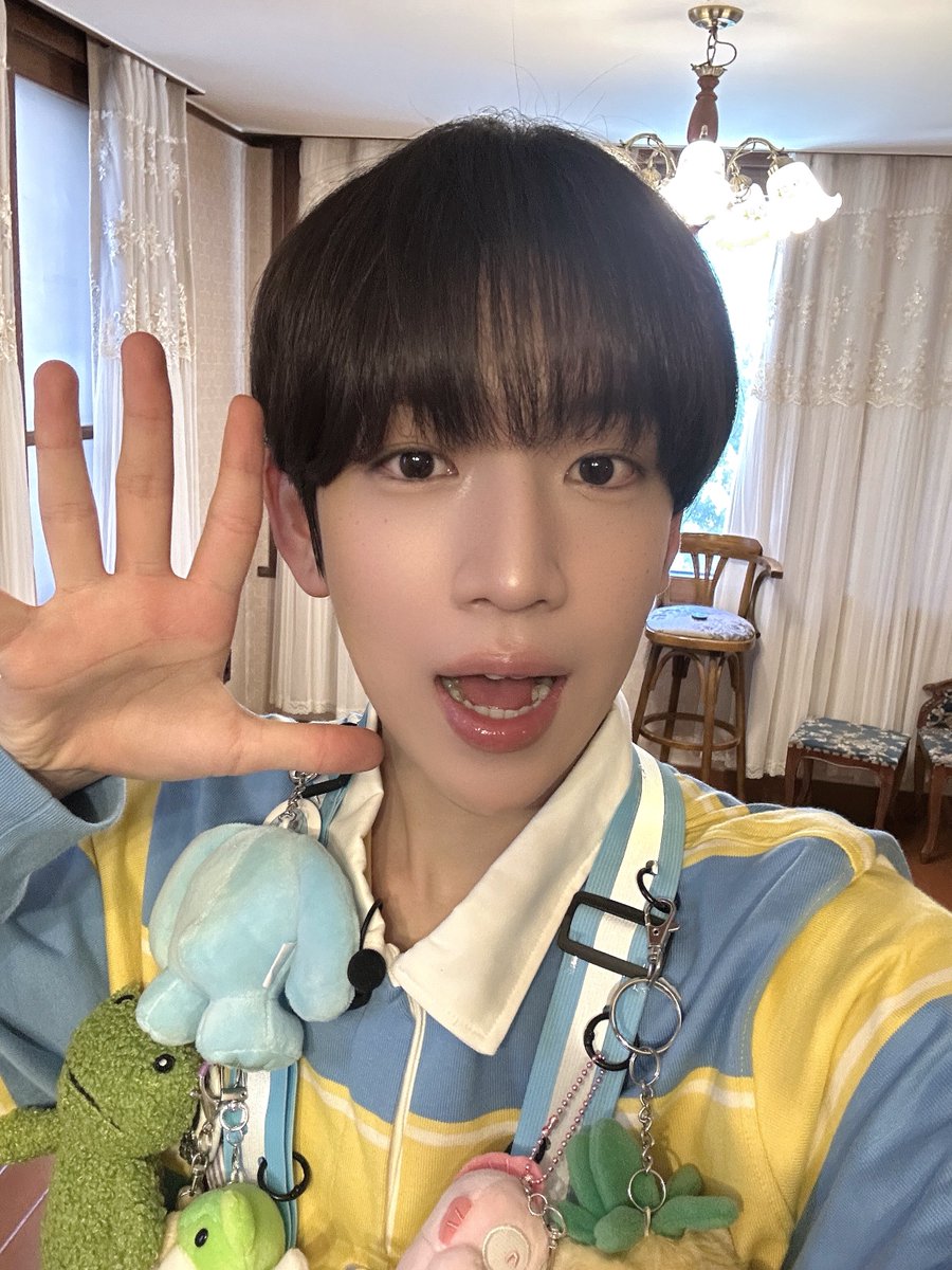 [🌠] #김민재_DID
간식 줘!

#IDID #아이딧 #KIMMINJAE #김민재