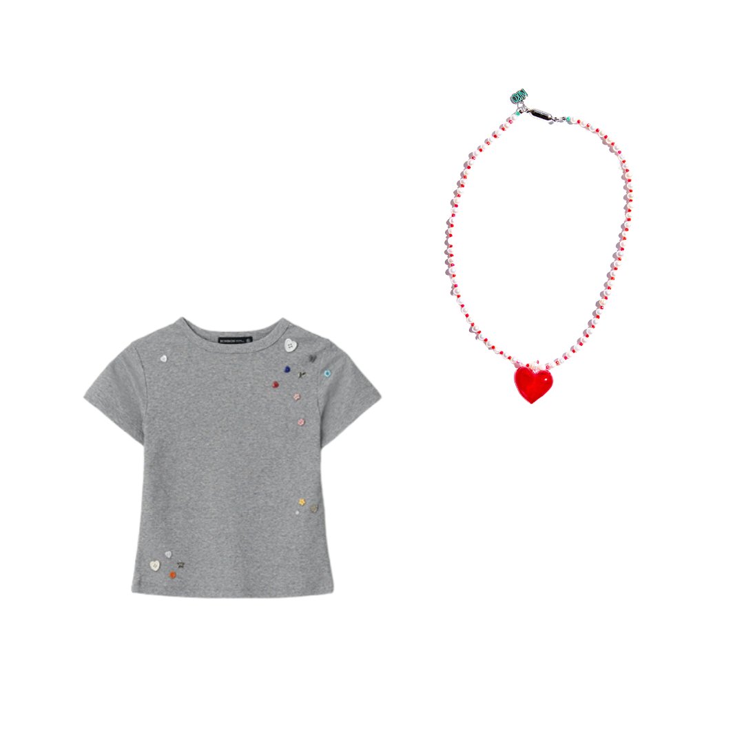 ★ 260410 ILLIT モカ 私服

🏷️ RONRON
- MINI BUTTON SLIM FIT T SHIRT GREY

🏷️ NIRO
- RED HEART BEADS PEARL NECKLACE #73

🔗 mogotsu.com/ja/curation/il…

#ILLIT #MOKA #モカ #アイリット #RONRON #NIRO #ILLIT_outfit