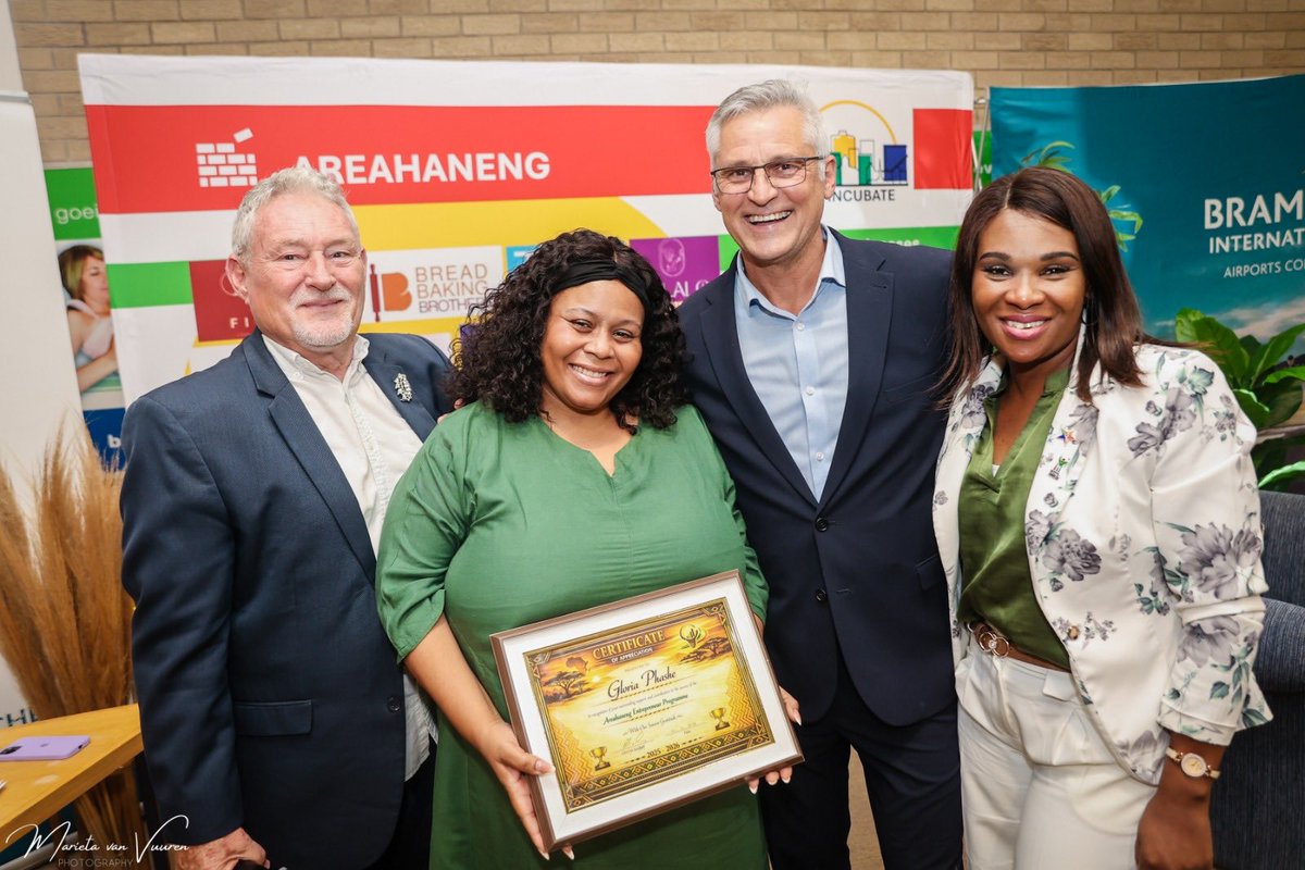bramfischerint's tweet photo. Airports Company South Africa (ACSA), in partnership with South African Business Incubate (SABI), celebrated the graduation of the AREAHANENG Entrepreneur Programme at Bram Fischer International Airport. 

This socio-economic initiative equips entrepreneurs from surrounding communities with the skills and support to build sustainable businesses.

A total of 16 entrepreneurs successfully completed the programme, transitioning from informal operations to structured, growth-ready enterprises.

#ACSA #SocioEconomicDevelopment #Entrepreneurship