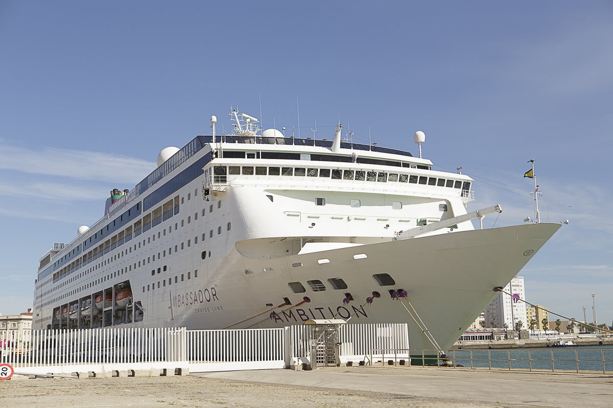 puertodecadiz's tweet photo. Hoy nos visita el crucero AMBITION.
¡Bienvenido!
#ambition #cruiseship #cádiz #portsofspain https://t.co/HshMQFGK3m