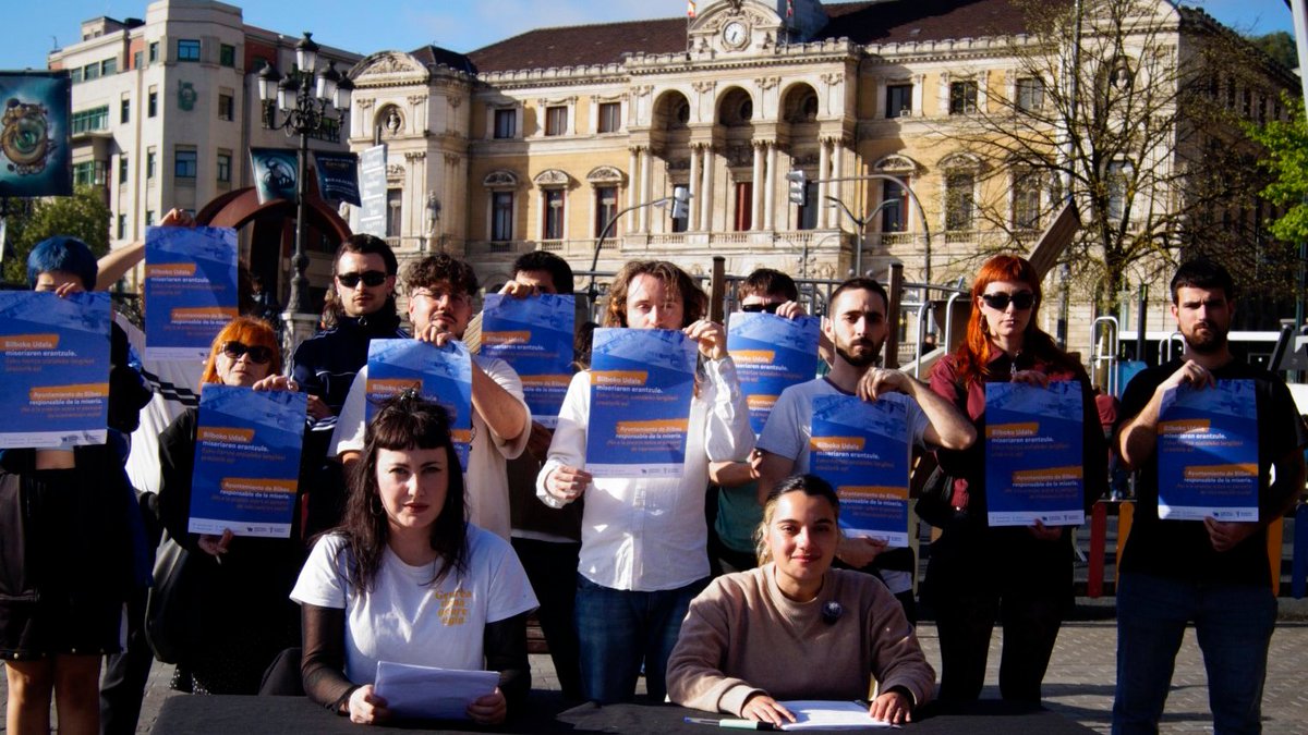 🚩50 trabajadores de los servicios sociales de Bilbo denuncian presiones para participar en desahucios

El Ayuntamiento despide a dos personas por negarse a intervenir en el desahucio masivo de Zorrotzaurre.

<a href="/Kontseilua_Bilb/">Kontseilu Sozialista Bilbo</a> 

➡️diariosocialista.net/2026/04/17/50-…