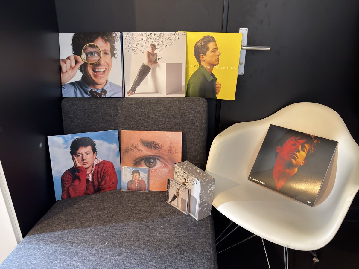 venomxd2003's tweet photo. #charlieputh #whateversclever #vinyl #vinylcollectionpost #cd
My last Whatever's Clever Pre Orders just arrived. So l wanted to show off my Charlie Puth Vinyl and CD Collection AOTY. Amazing album top to bottom. @charlieputh https://t.co/XSgz8oBy7h
