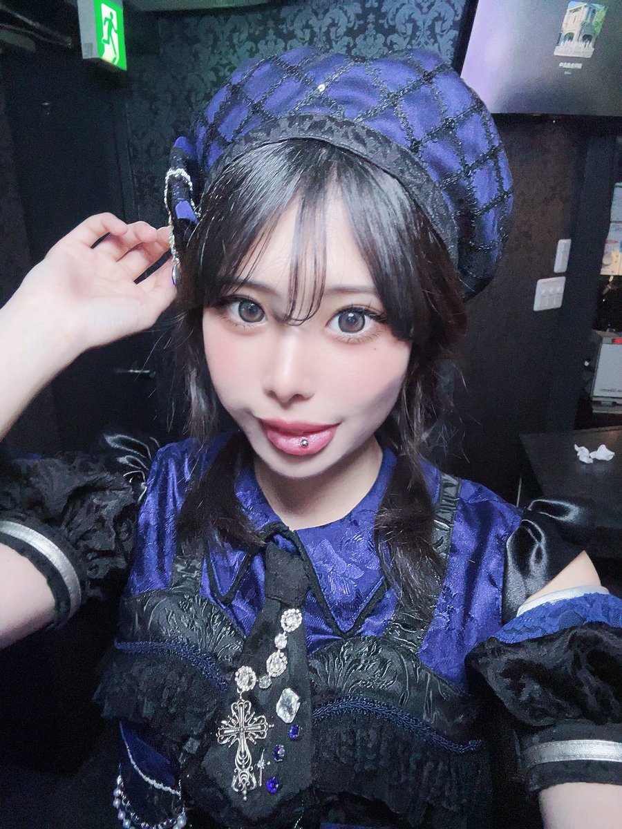 モナ王 tweet media