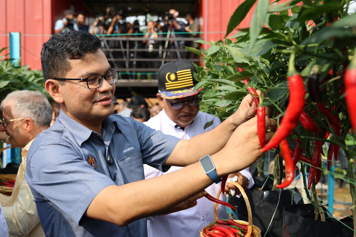 Akmal Nasir tweet media