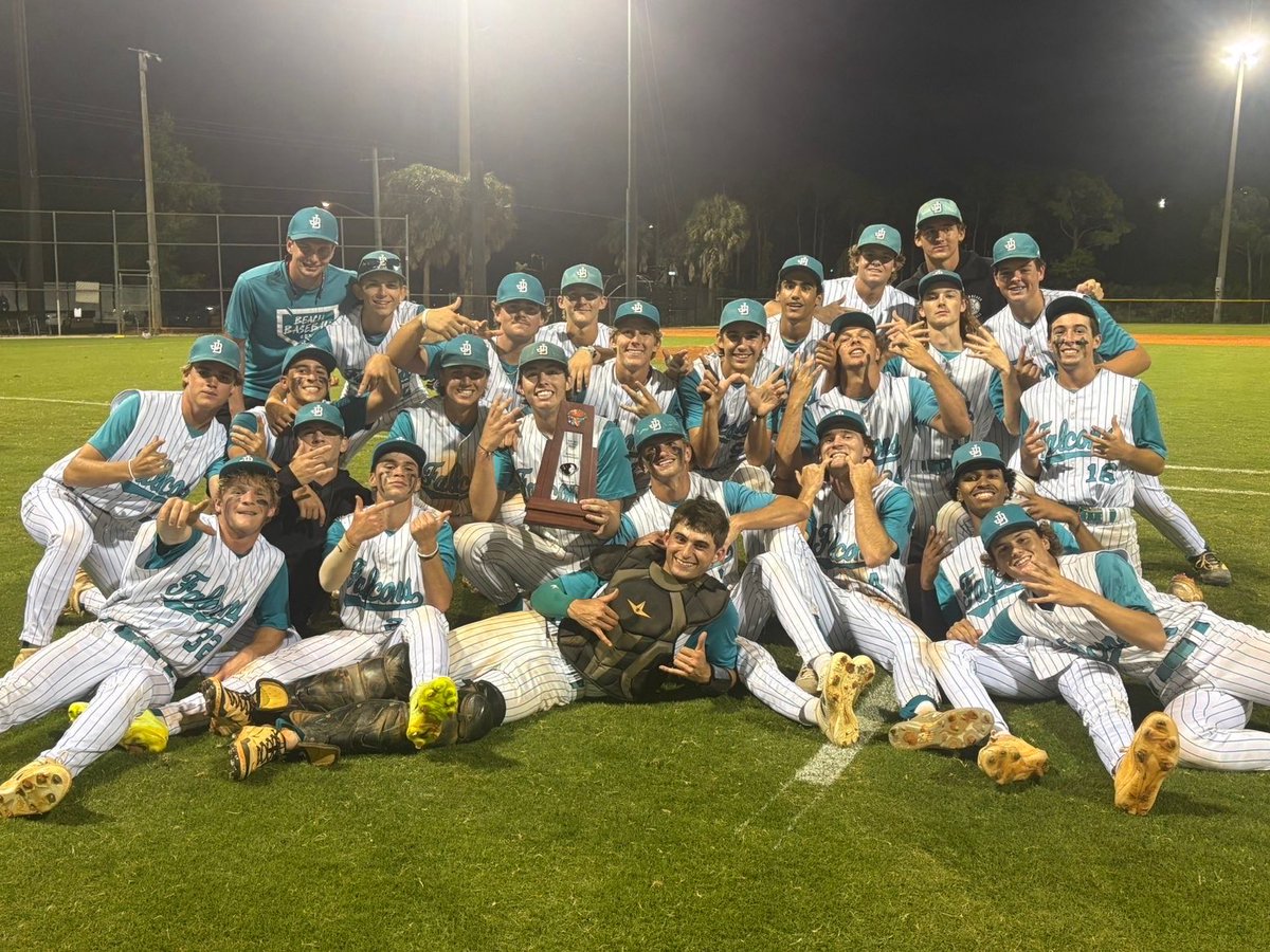 BaseballJBHS's tweet photo. District Champs 💪⚾️ https://t.co/MGFpA400wB