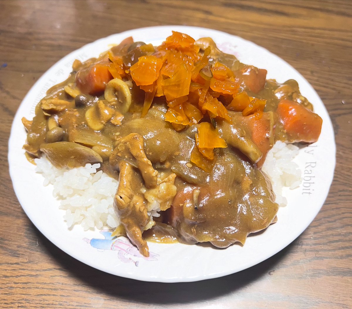 今夜の晩御飯は カレーライス🍛🥄

🍛
🍛
🍛

#カレー
#カレーライス
#手作り
#自家製
#おかず
#食事
#晩御飯
#夜ごはん
#ディナー
