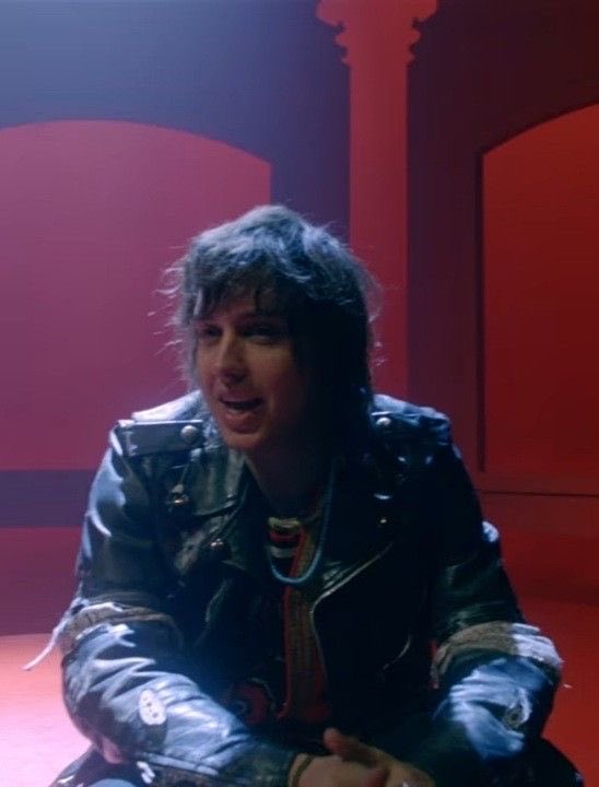 julian casablancas shady facts tweet media