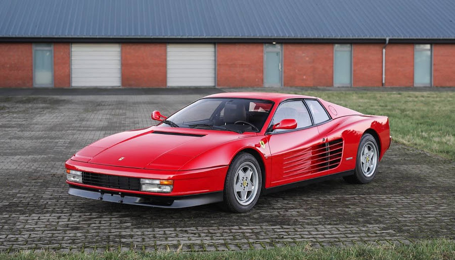 autostories_it's tweet photo. FERRARI Testarossa 1984
C'è qualcosa di magico nella parola Testarossa. Il nome, che risaliva agli anni 50, si riferiva al colore della testata del motore, ma ha poi acquisito uno status mitico per associazione.
#ferari https://t.co/2IiIoxVgZJ