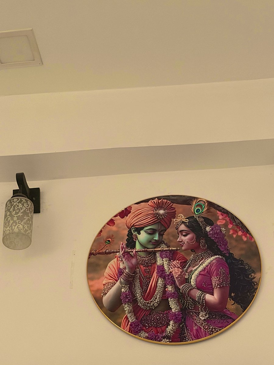 ChillguyAchal's tweet image. जब प्रेम इतना गहरा हो कि भगवान भी इंसान बन जाएं…
#Ishq