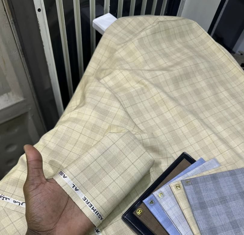 This is the type of fabric that announce your arrival in an event, like the moment you walked in all eyes will be on you 👀👀
EXCLUSIVE FIBRE BY CASHMERE 
30k per yard ✅✅
If you are planning to turn heads at that event, Get this fabric 
Location : ilorin, delivery nationwide