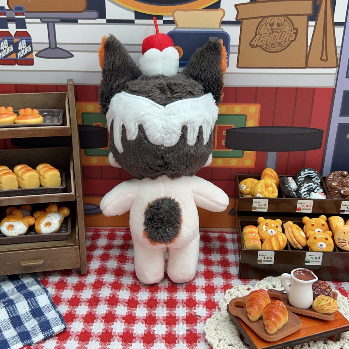☀️A cute little puppy 🐶—the cake🧁 must have been delicious, right?🧡

🍯Height &amp; Build：10cm ✨

🐻🐾#HongliDoll  
#우리_공장으로_오세요  #솜인형
#우리_공장을_소개합니다  #棉花娃娃
#cottondoll #taiwandoll #綿人形