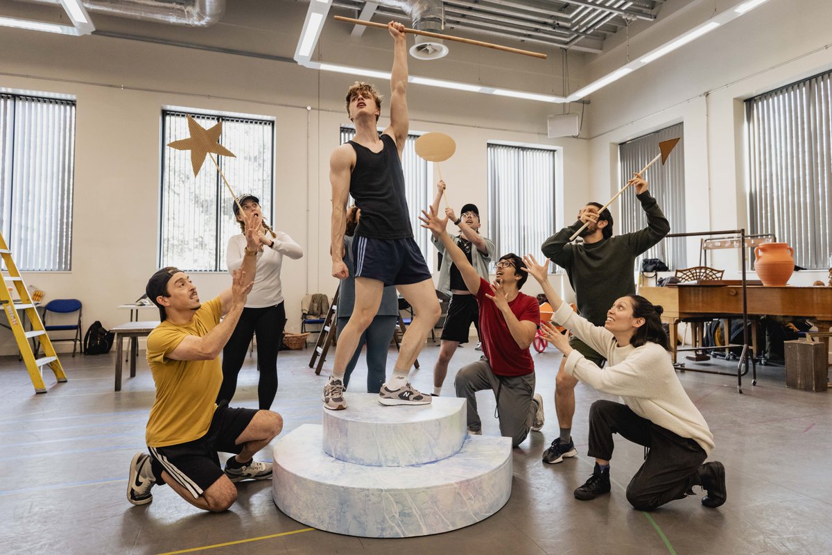 WhatsOnStage's tweet photo. Mischief's first musical Thespians – first look at rehearsals https://t.co/6PsibWCv4C https://t.co/HSrkjVYUSS