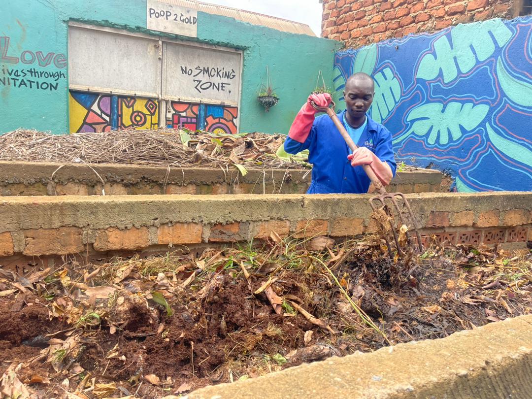 Weyonje's tweet photo. We’ve just concluded an insightful exchange visit to Give Love in Kamwokya, Central Division. It’s inspiring to see how fecal sludge and solid waste are being transformed into manure, proof that waste can truly be a resource when managed well. https://t.co/27vhfqOuhI