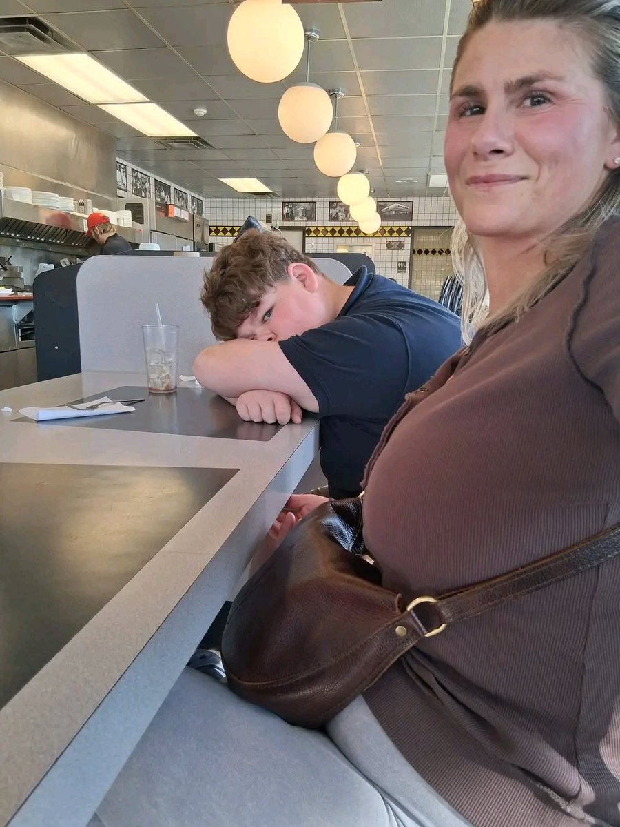 Sarah parish tweet media