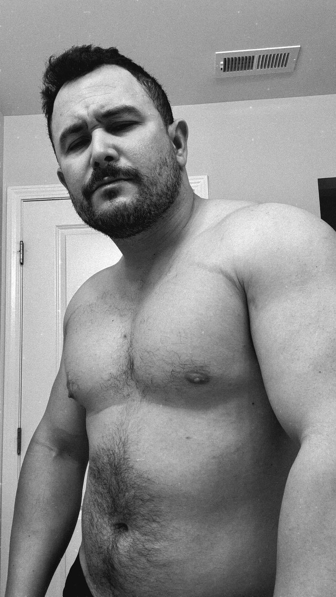 El man del Bigote aquel 😏 tweet media