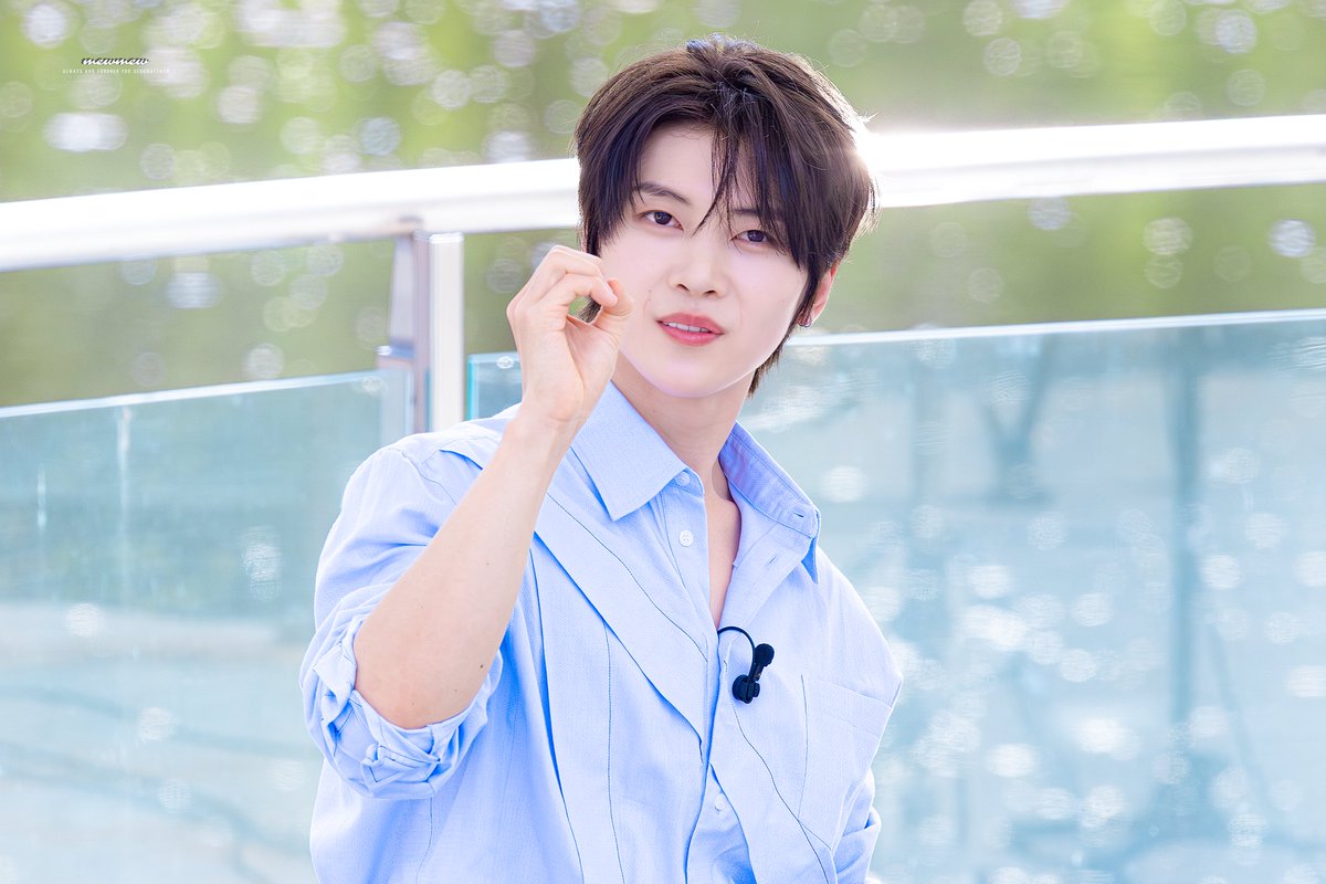 𝐦𝐞𝐰𝐦𝐞𝐰 tweet media