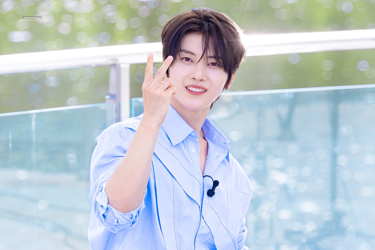 𝐦𝐞𝐰𝐦𝐞𝐰 tweet media