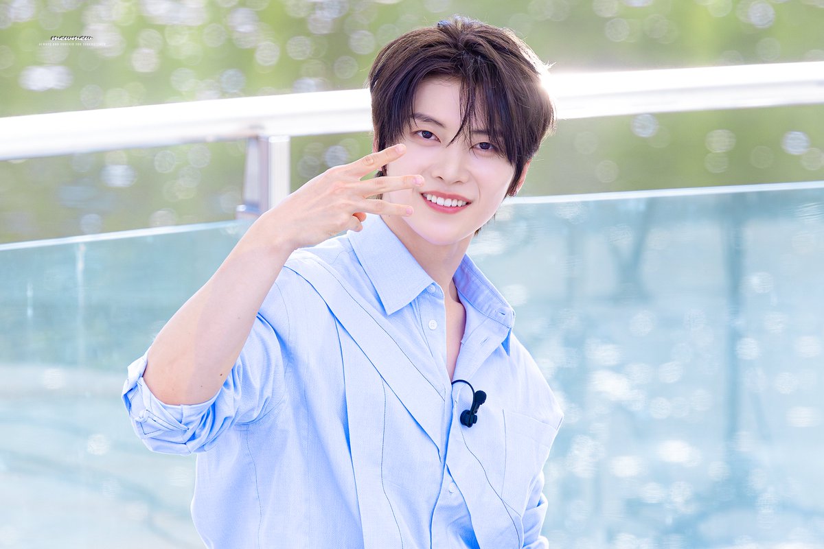 𝐦𝐞𝐰𝐦𝐞𝐰 tweet media