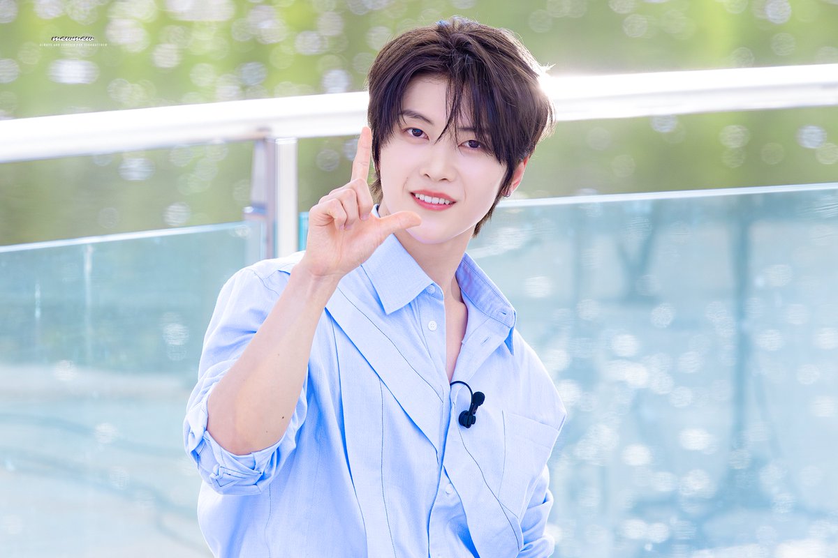 𝐦𝐞𝐰𝐦𝐞𝐰 tweet media