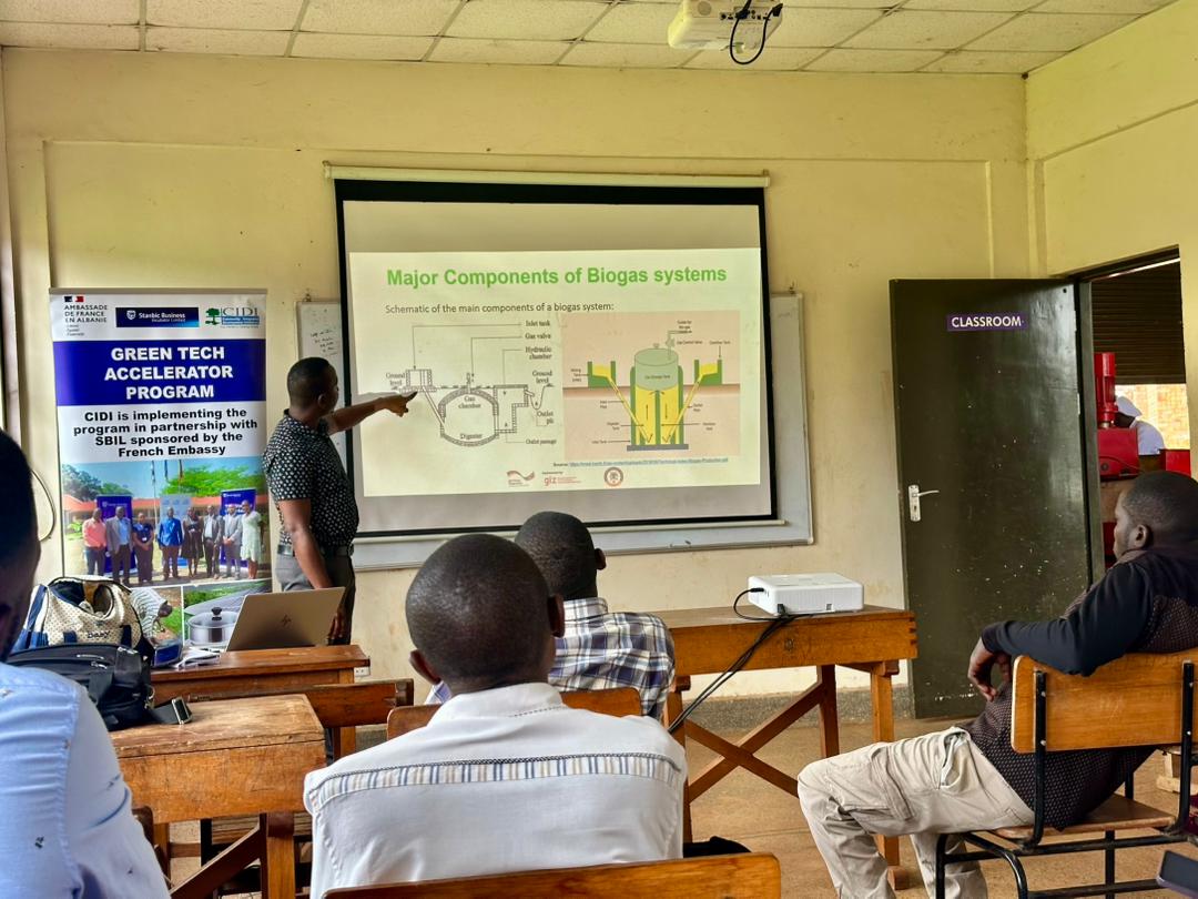 CIDIUganda's tweet image. Happening now!
@CIDIUganda &amp;amp; @StanbicIBTC are training youth &amp;amp; women in biogas, solar, and briquettes under the Green Tech Accelerator Program in Hoima.
This is to advance #SDG7 and #SDG13 thru! practical #CleanEnergy, accelerating the #EnergyTransition and #LowCarbon solutions