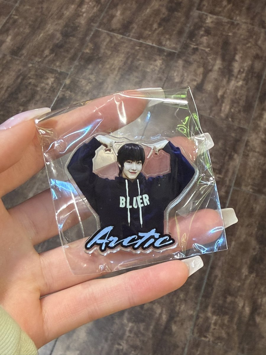 dae_k1m's tweet photo. TUNEXX ガチャガチャ
求：シファン 同異種◎ or 買取
譲：アティク アクリルステッカー https://t.co/54kJPGCLll