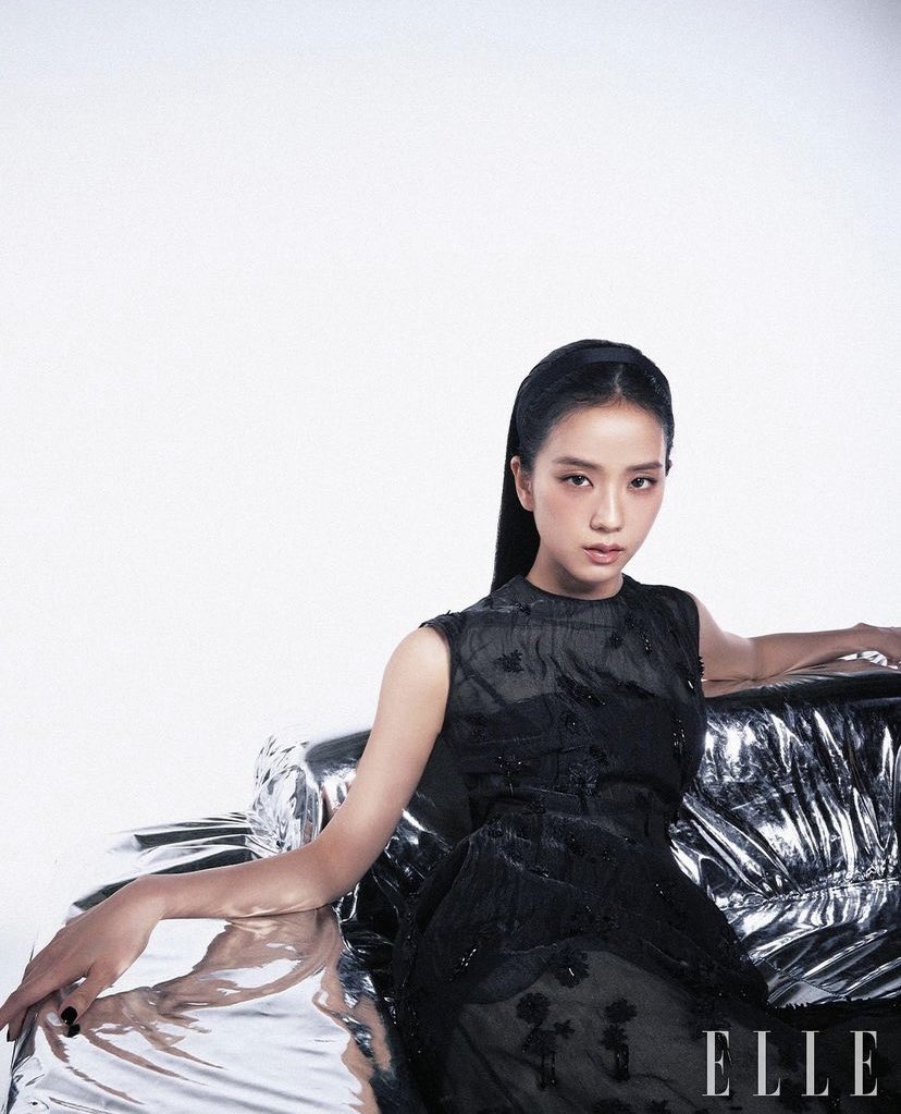 About Jisoo tweet media