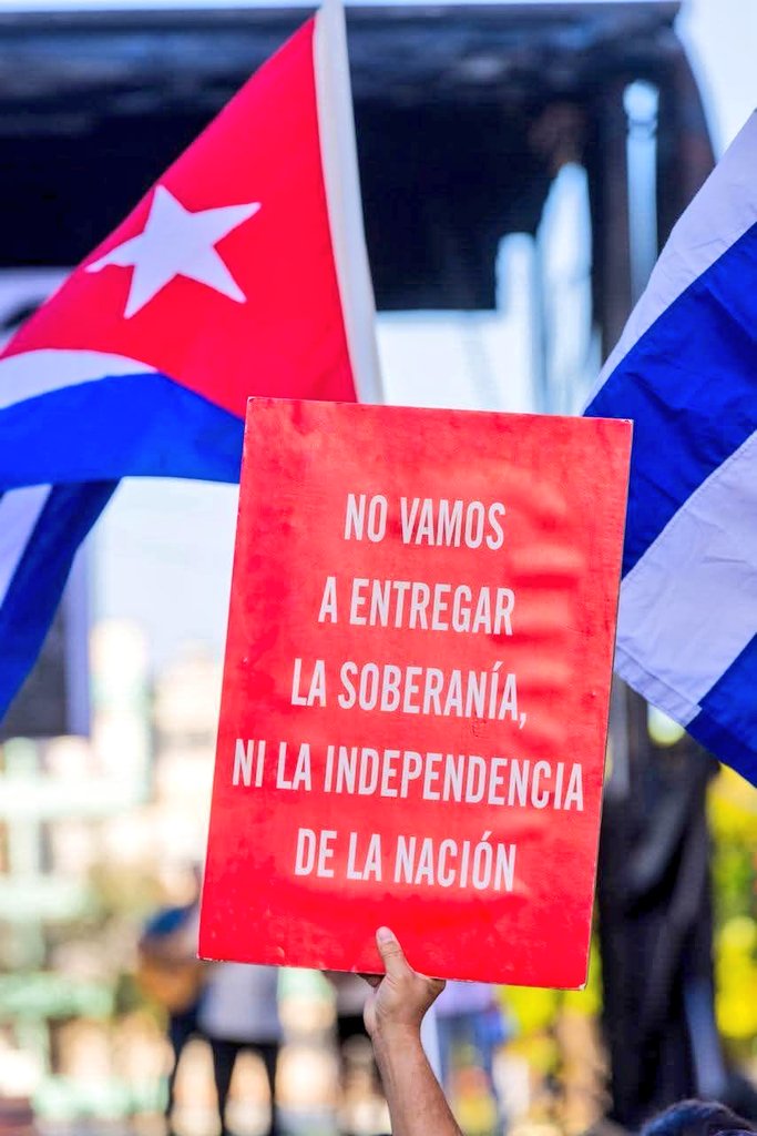 LolitA★☭★ tweet media