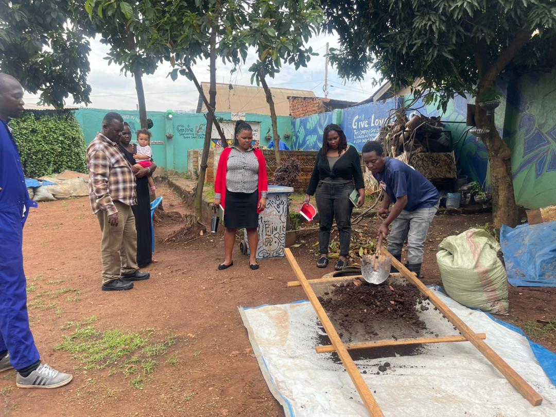 Weyonje's tweet photo. At @KCCAUG, we continue to champion the Reuse component of the 3Rs as a sustainable approach to managing waste in our communities. Give Love is a great example of how innovation can turn everyday waste into something valuable https://t.co/iVvanMAnob