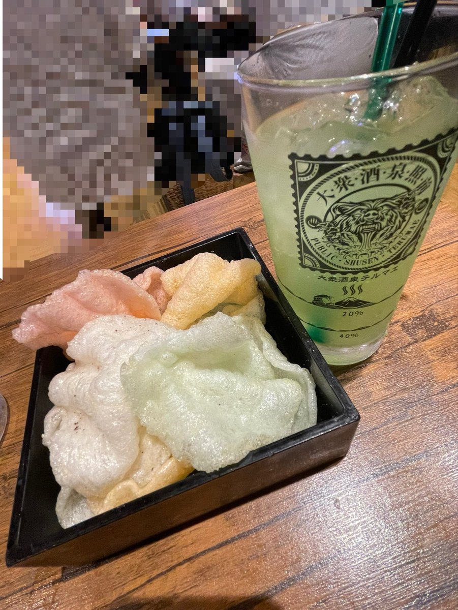 neko565622's tweet photo. 初めて1人飲みした

………これが俗に言う華金か笑 https://t.co/LwlMN4oF1y