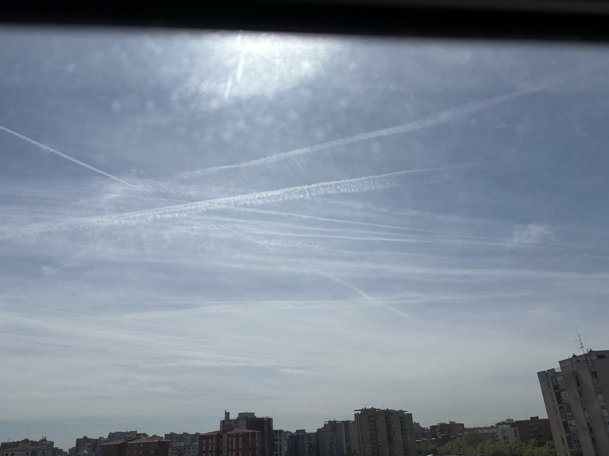 Bordege's tweet photo. @GeoDeath2030 Increíble. Así está Madrid https://t.co/rrM65z1OBH