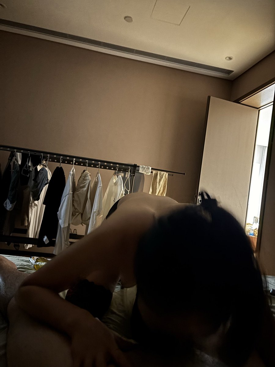 lspfmm's tweet photo. 认真吃鸡巴的女人最美丽 https://t.co/yaiMcYb5bV