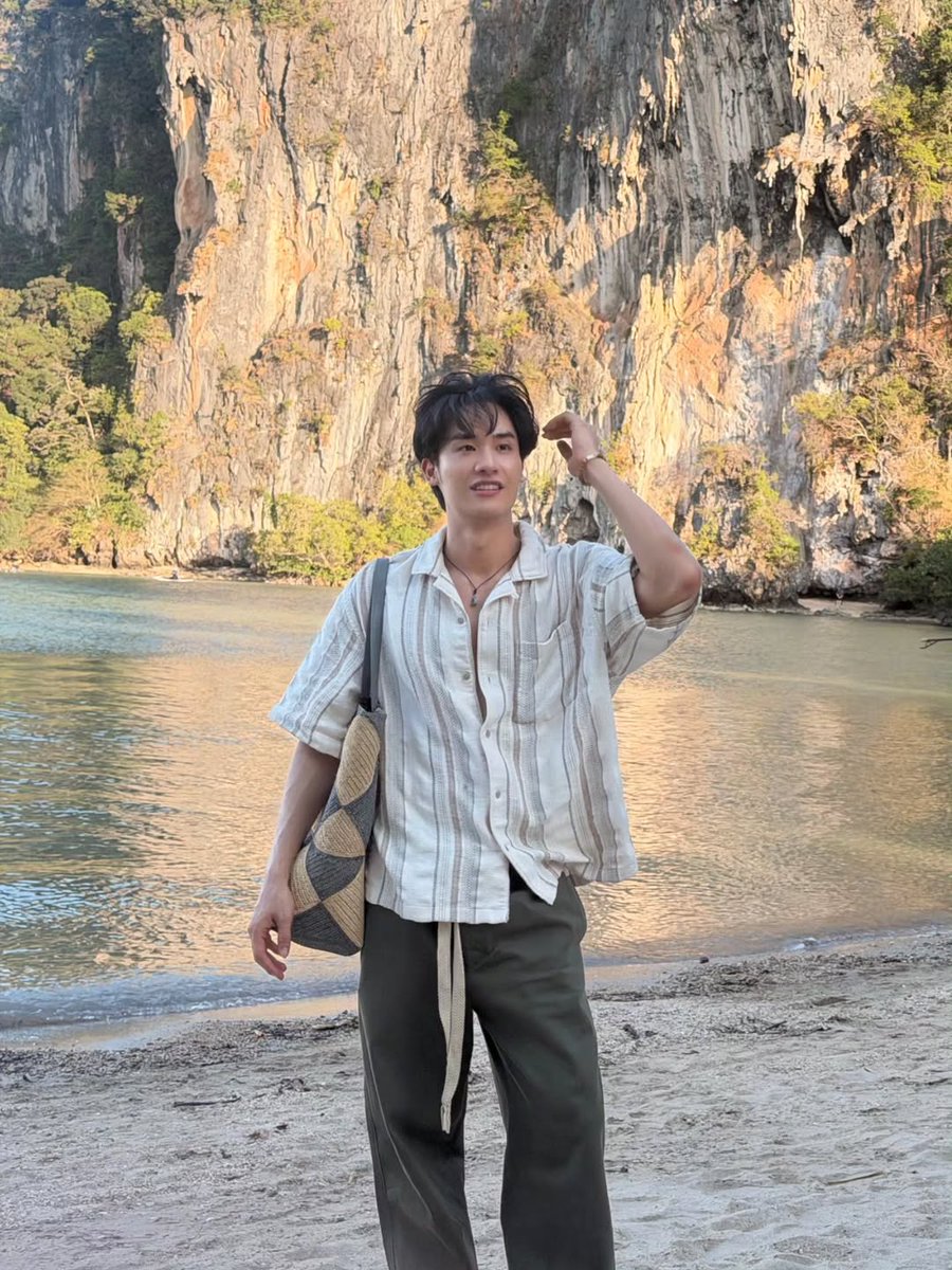 nathuhiqx's tweet image. ชอบทุกรูปเลยㅠㅠㅠ🌞💙

#Tawan_V