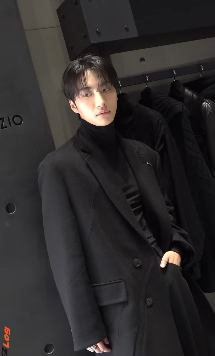 ŭlya ★彡 tweet media