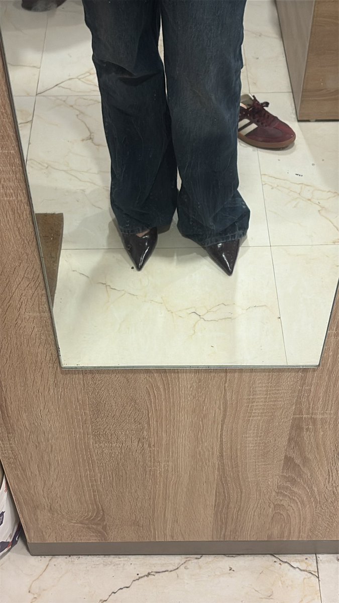 kaurIncharge's tweet photo. love these brand new heels over pink souls https://t.co/v7uJ82DRlZ