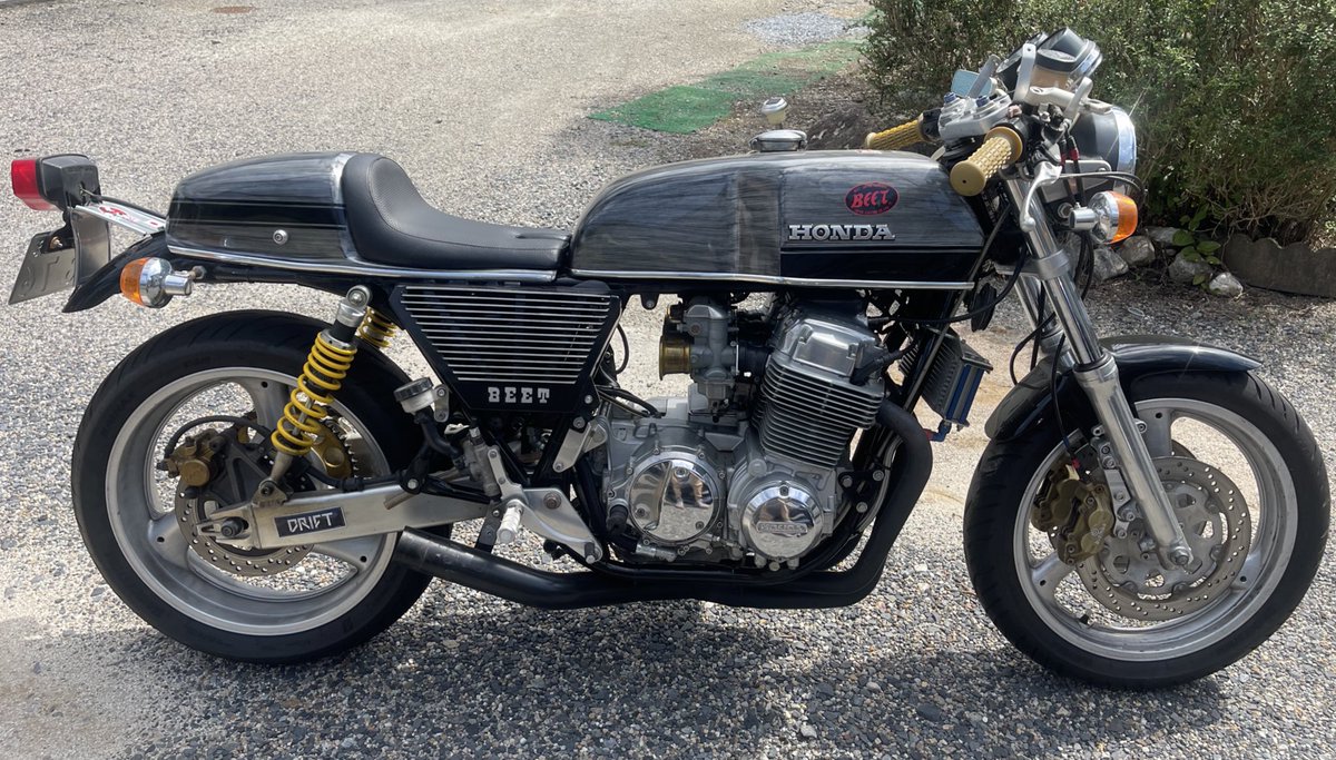 dehiman321's tweet photo. CB750FOUR
ビフォーアフター
細々としたところしか変わってないけど。 https://t.co/DyZPzbPSnx