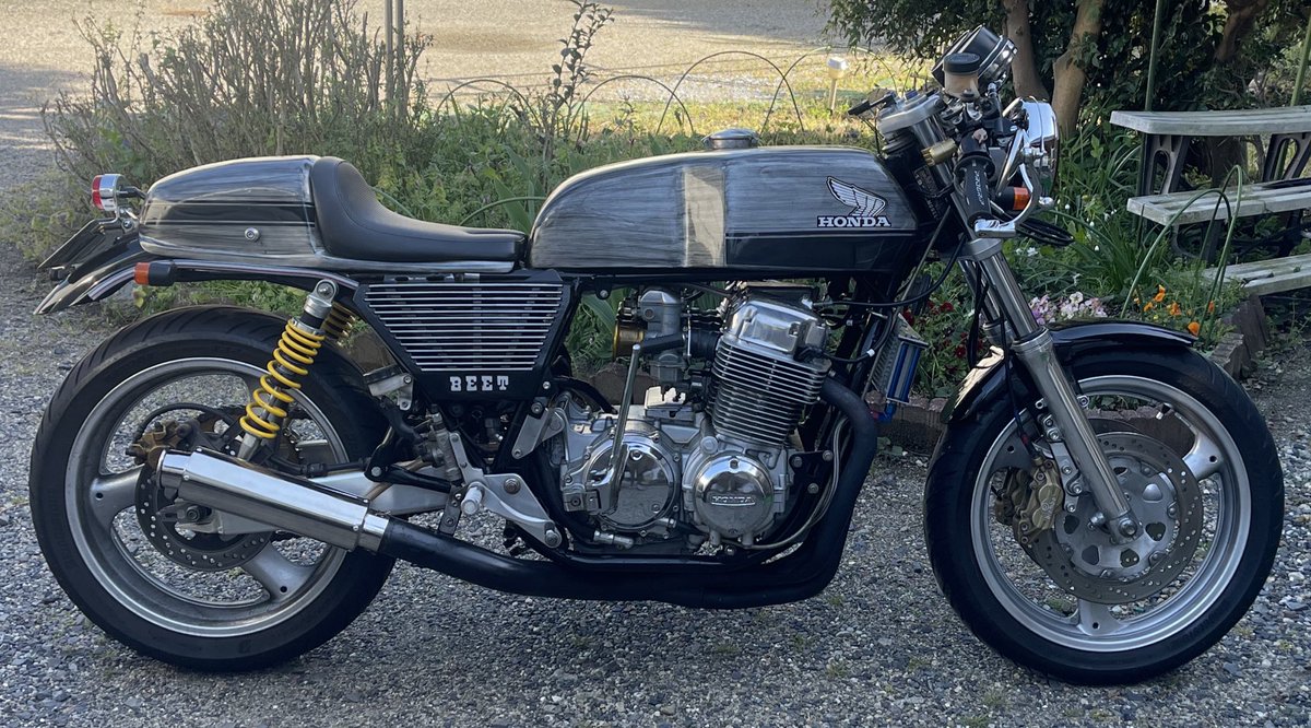 dehiman321's tweet photo. CB750FOUR
ビフォーアフター
細々としたところしか変わってないけど。 https://t.co/DyZPzbPSnx