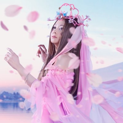 『TOWA ～永久に風に乗る～』

フルバージョンで聴きました♪
別れを感じさせる切ない歌詞とメロディー、そしてすぐに散ってしまう桜の情景が重なっている
そんな楽曲のように感じました😊

最近の麻衣ちゃんは、しっとりとした歌がとても似合う歌手になってきたと感じています🙂

#やっぱり麻衣ちゃん