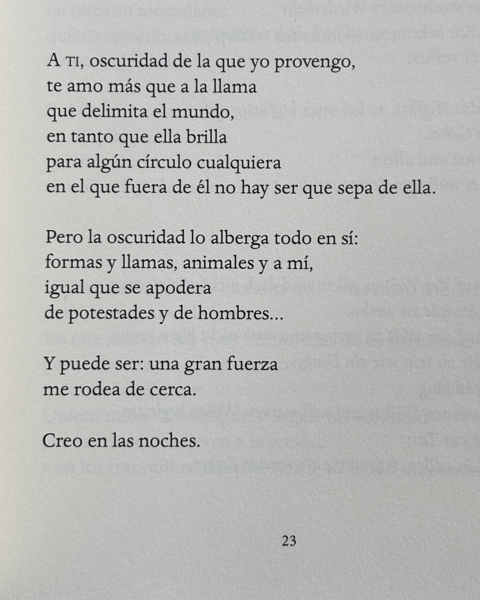 CarlosOlivoV's tweet image. ... y ahora en la versión más reciente de Fernando Palacios.

Sin mirar el texto original en alemán, ¿cuál de las distintas versiones de los tres poemas os gusta más?

FIN
#Rilke #Poesía #Traducciones